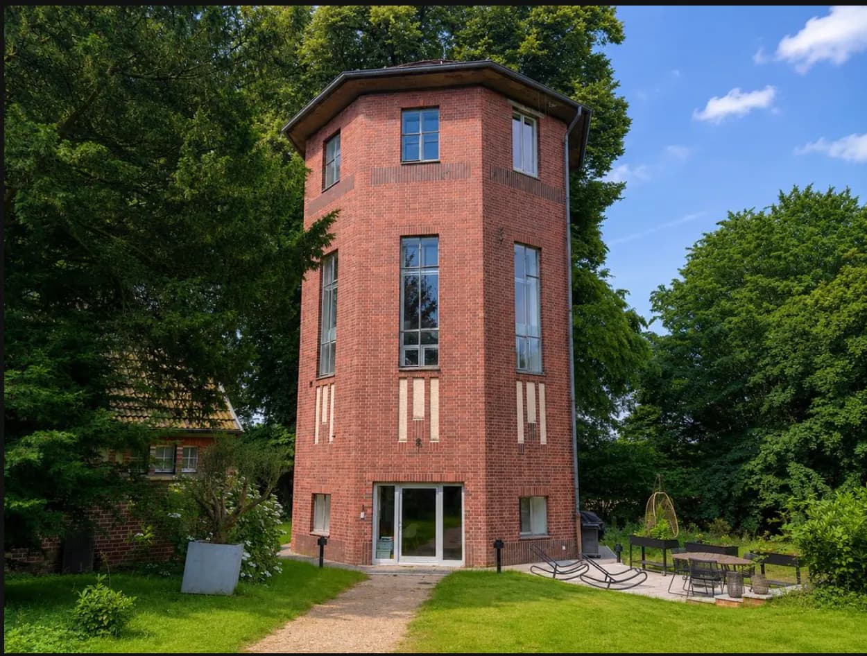 Außenansicht des Turmhauses, Der Turm von Werden